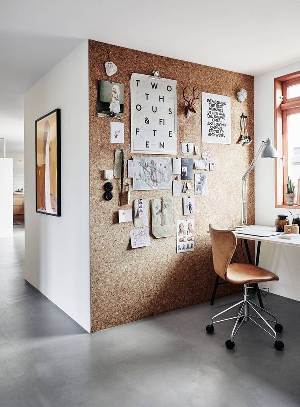 Workspace-with-a-cork-wall-kork-på-väggen-korkvägg